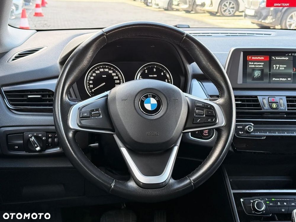 BMW Seria 2 218d - 8