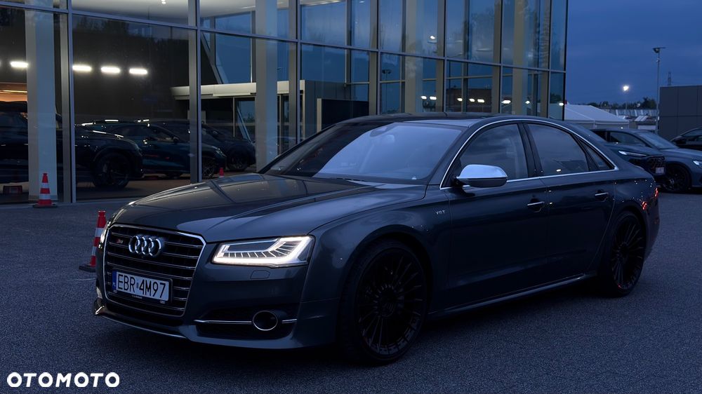 Audi S8 - 11