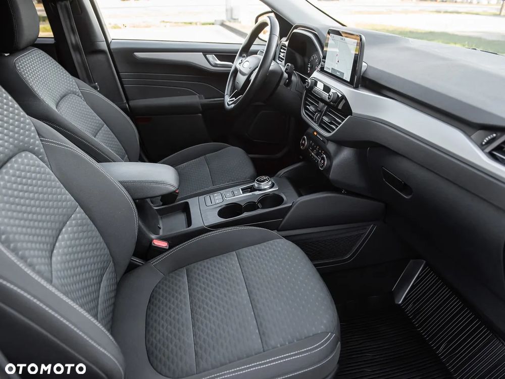 Ford Kuga - 30