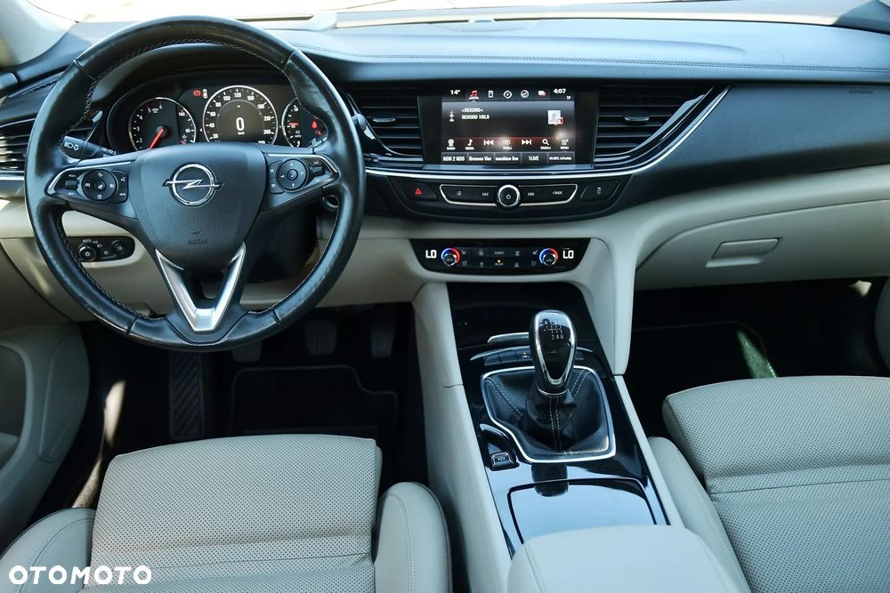 Opel Insignia - 24