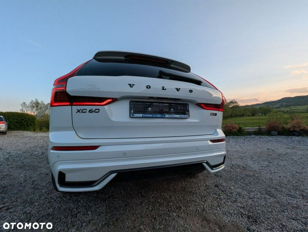 Volvo XC 60 B5 B AWD Plus Dark - 5