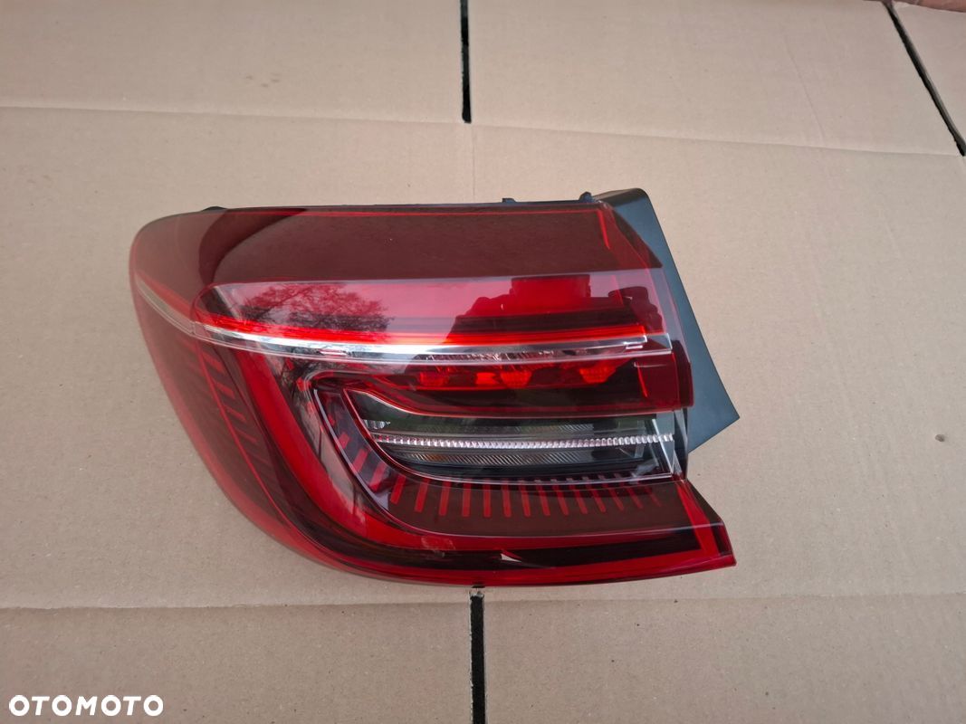 LAMPA TYLNA RENAULT CLIO 5 V ORYGINAŁ - 1