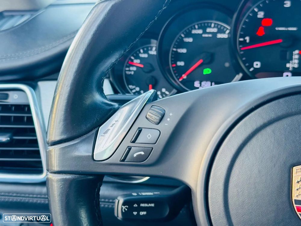 Porsche Panamera Platinum Edition - 23