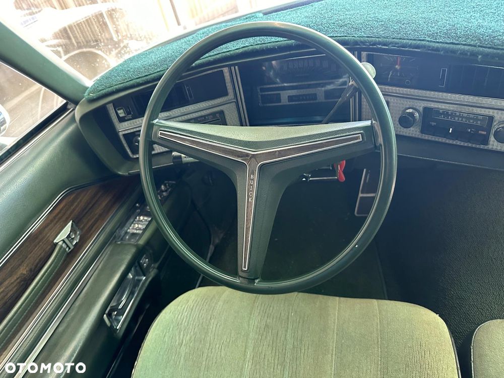 Buick Riviera - 12