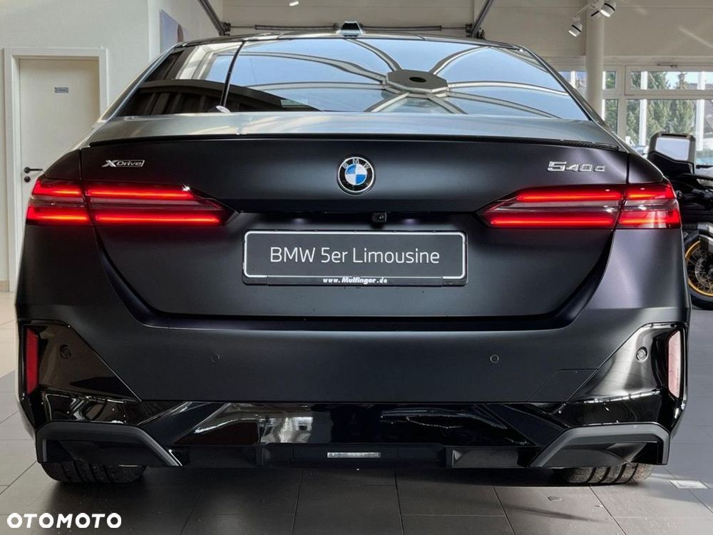 BMW Seria 5 540d xDrive mHEV M Sport - 3