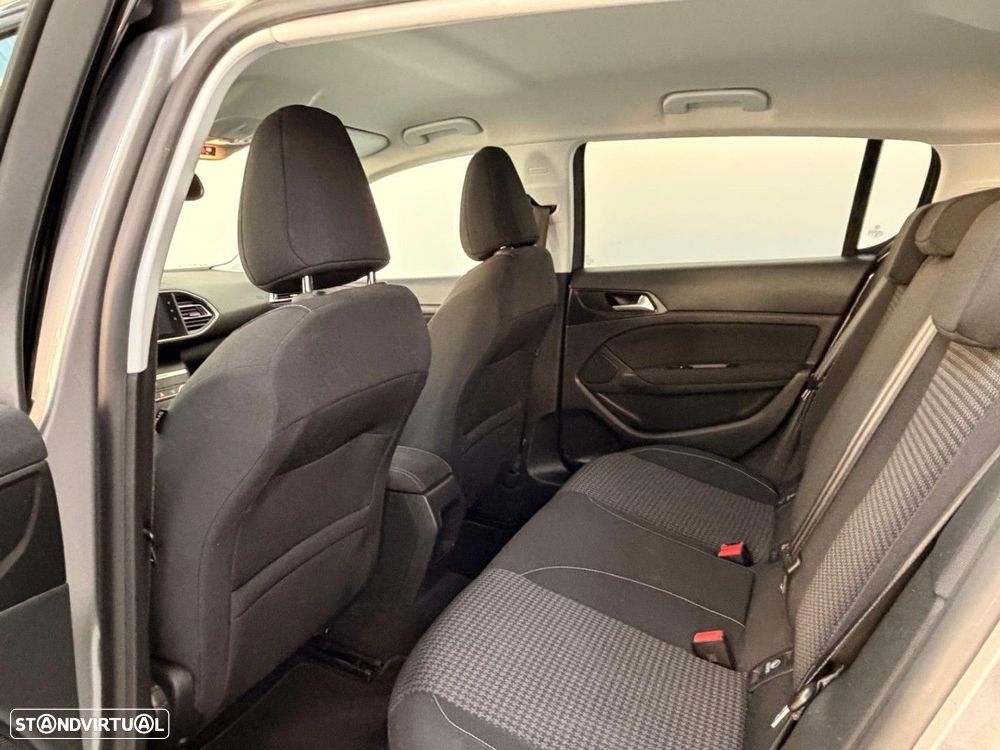 Peugeot 308 1.2 PureTech Style - 11