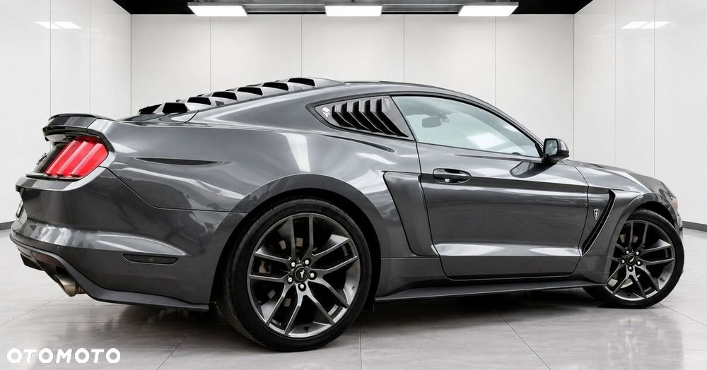 Ford Mustang - 25