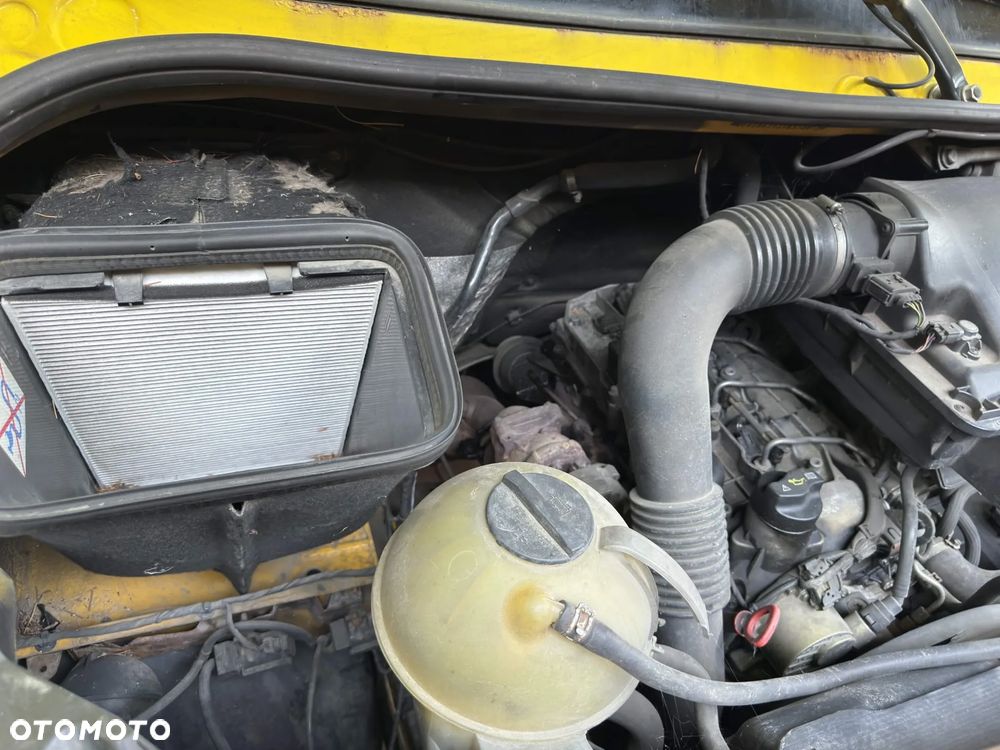 Mercedes-Benz Sprinter - 12