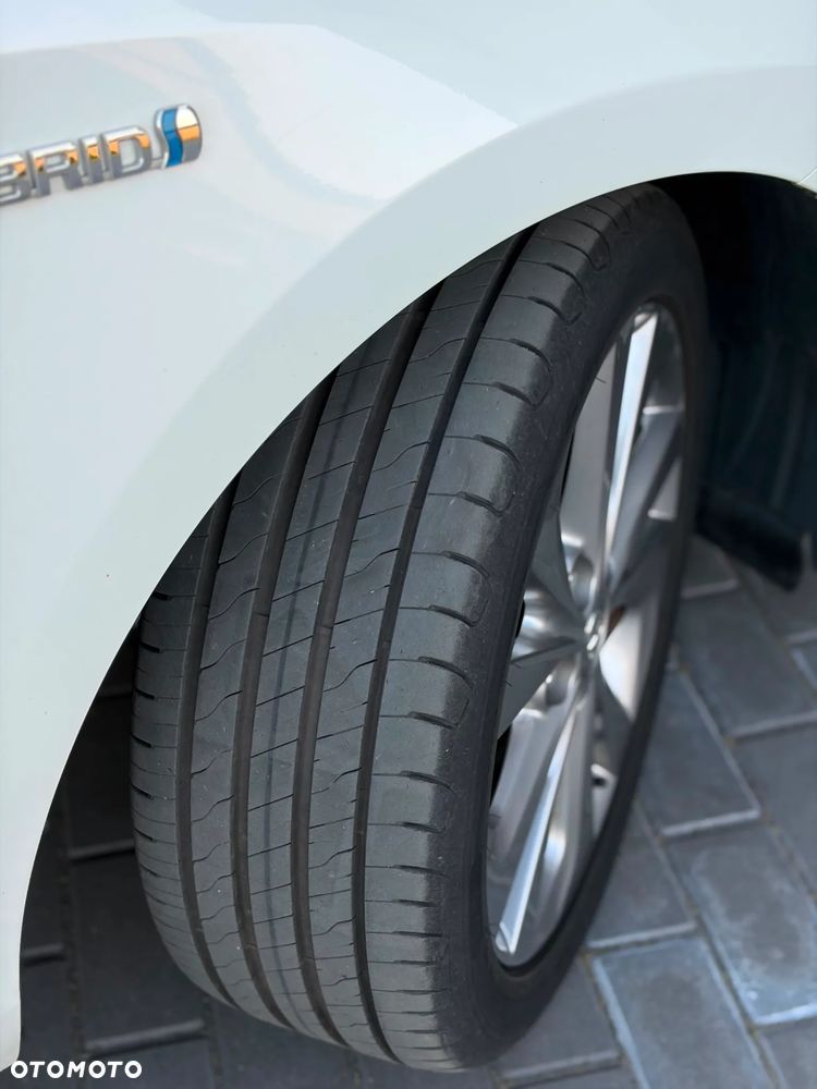 Toyota Auris 1.8 HSD Luna - 19