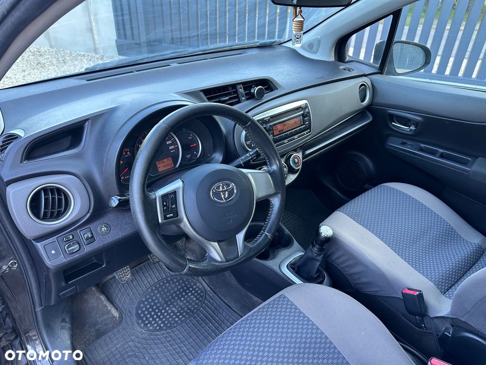 Toyota Yaris 1.0 Terra - 12