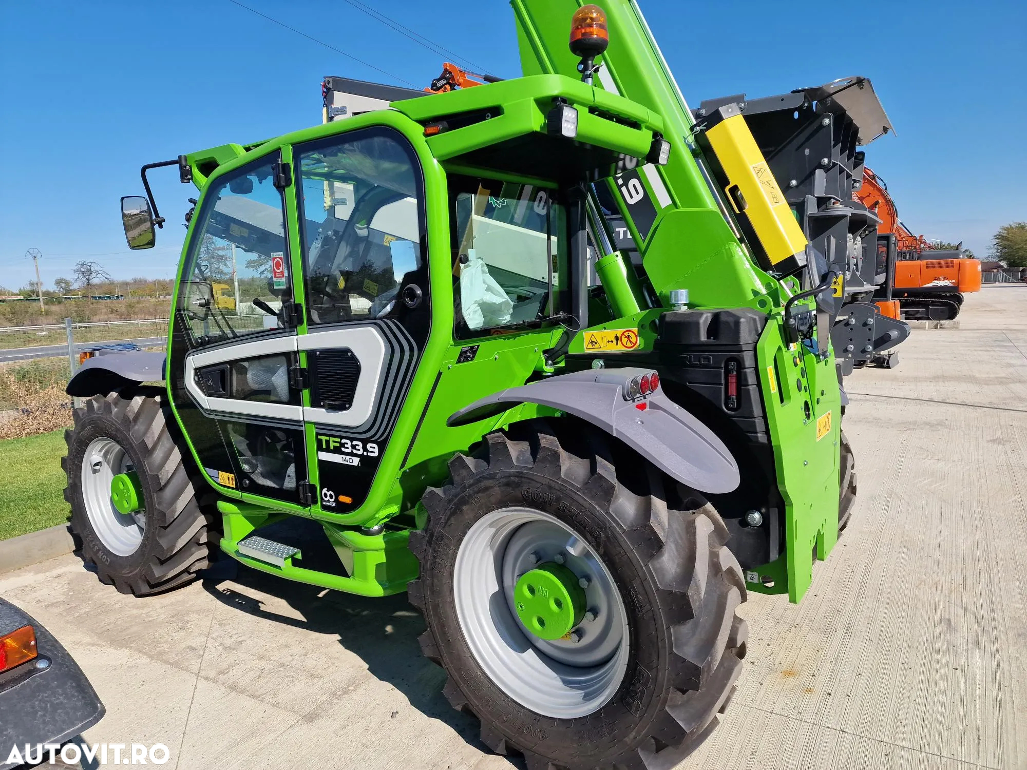 Merlo TF33.9-140CP, ridica 3,3t la 9m, 2024, nefolosit, cupla rapida+furci+cupa 2,5mc, AC, produs in Italia, CE, garantie 1 an, posibilitate leasing-PROMOTIE 83900 EUR+Tva - 12