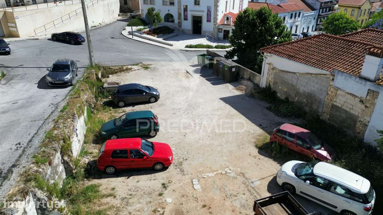 Terreno urbano no centro da Vila de Pernes / Santarém - Grande imagem: 5/19
