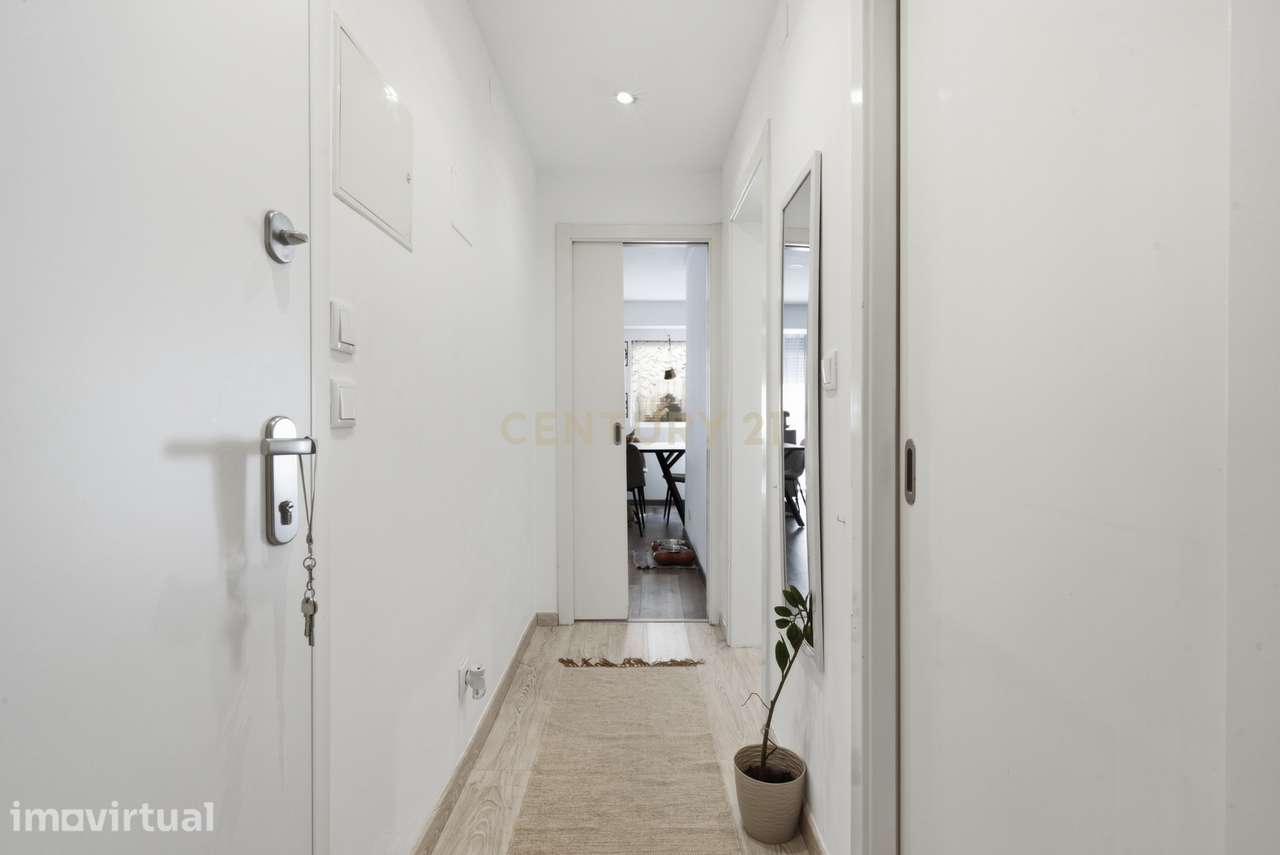 Apartamento renovado na freguesia de Águas Livres - Buraca com Terraço - Grande imagem: 4/15