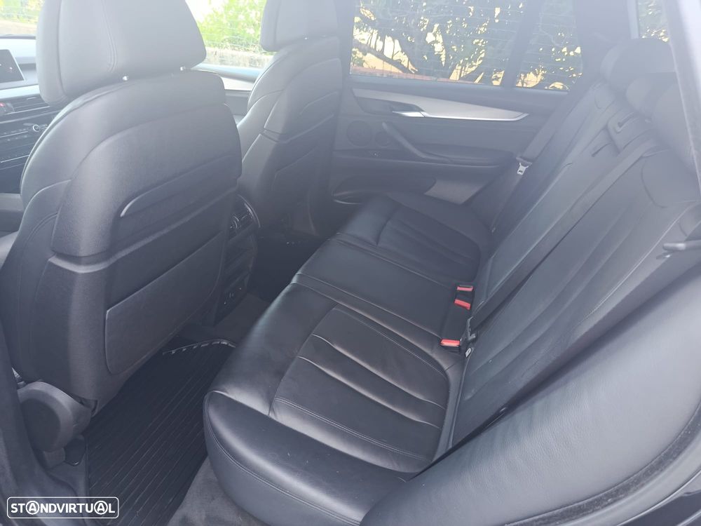 BMW X5 M50d Sport-Aut. — fotografia 9