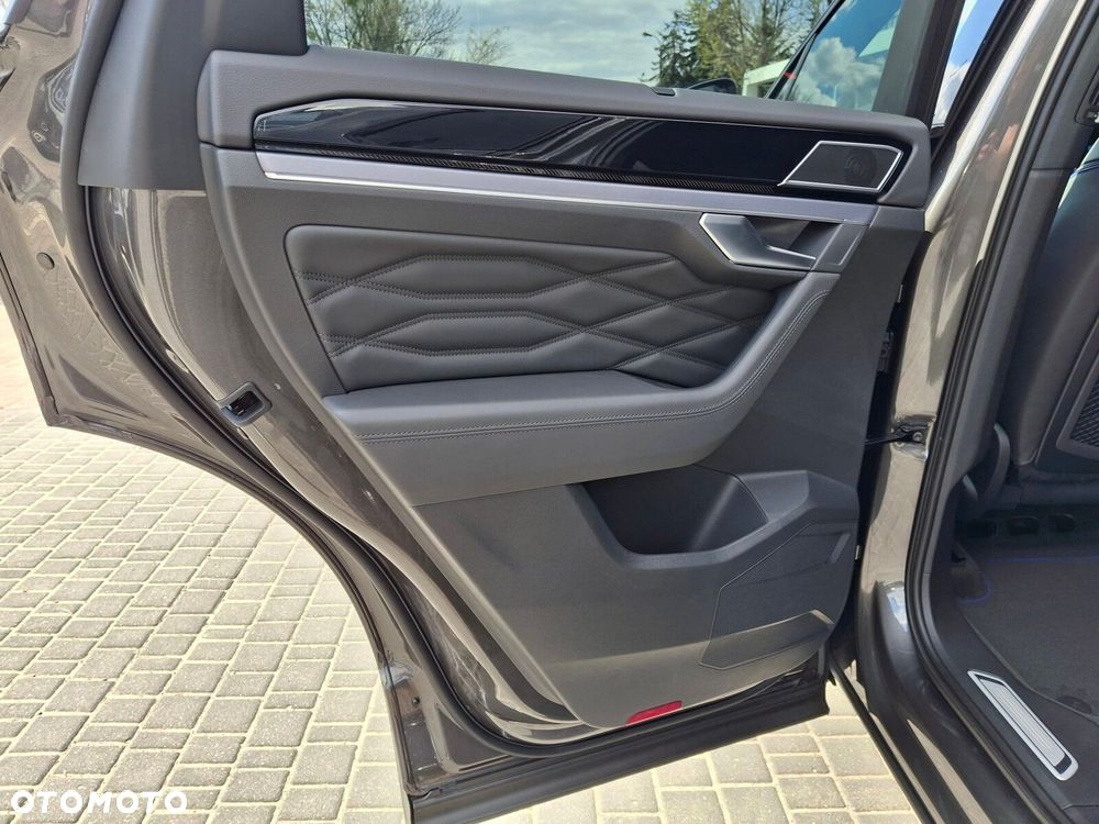 Volkswagen Touareg - 14