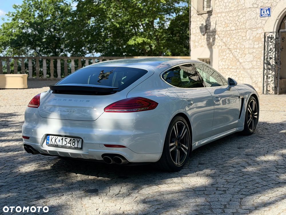 Porsche Panamera 4S - 4