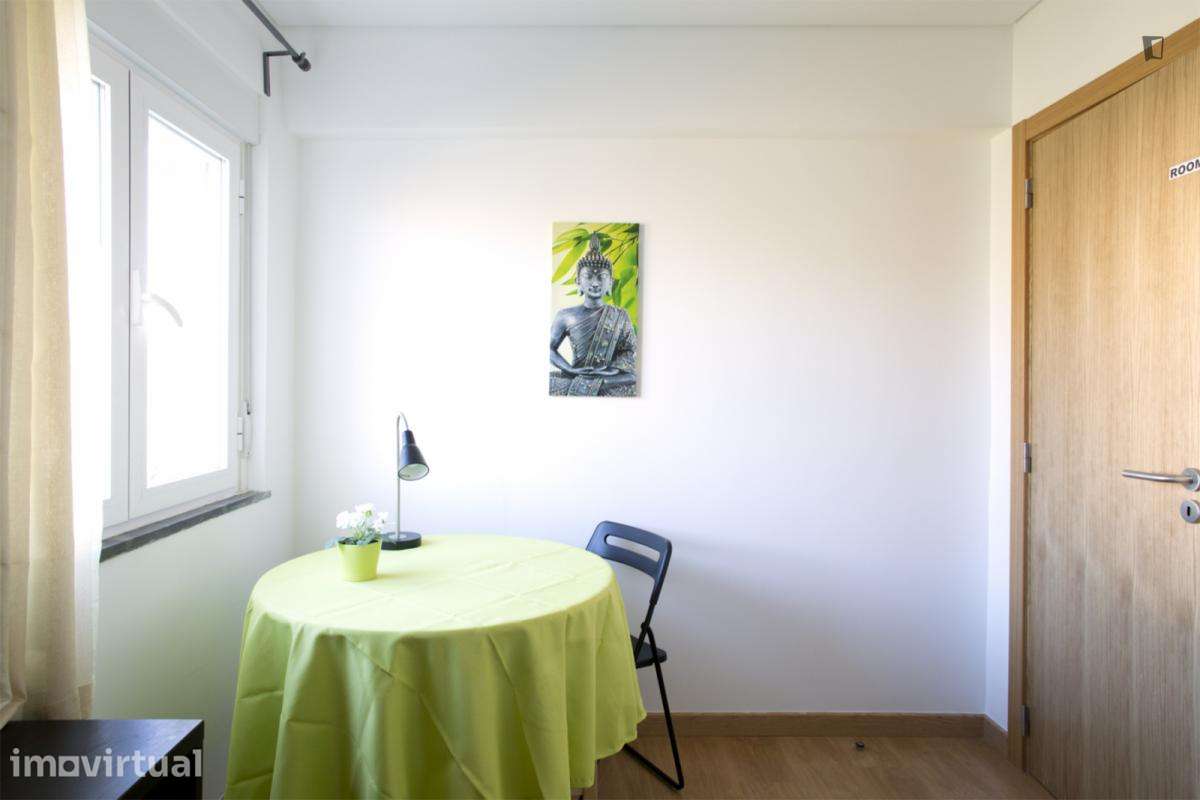 Quarto - localizado em Carnide Lisbon - Grande imagem: 3/22