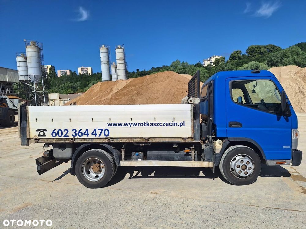 Mitsubishi FUSO CANTER - 2