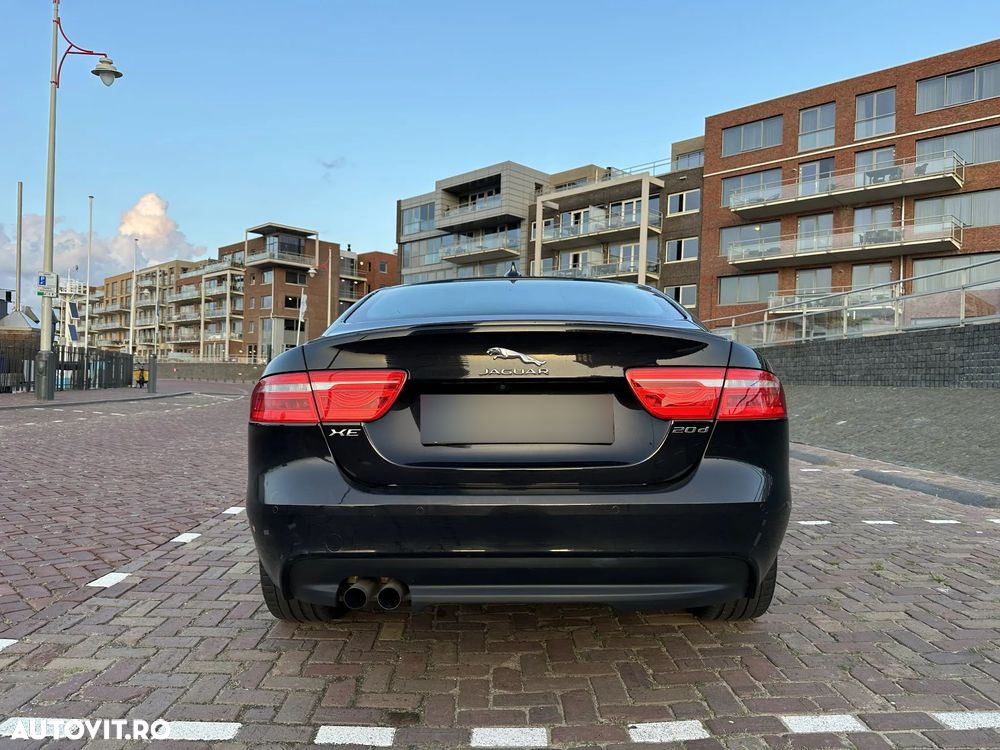 Jaguar XE 2.0 Portfolio - 17