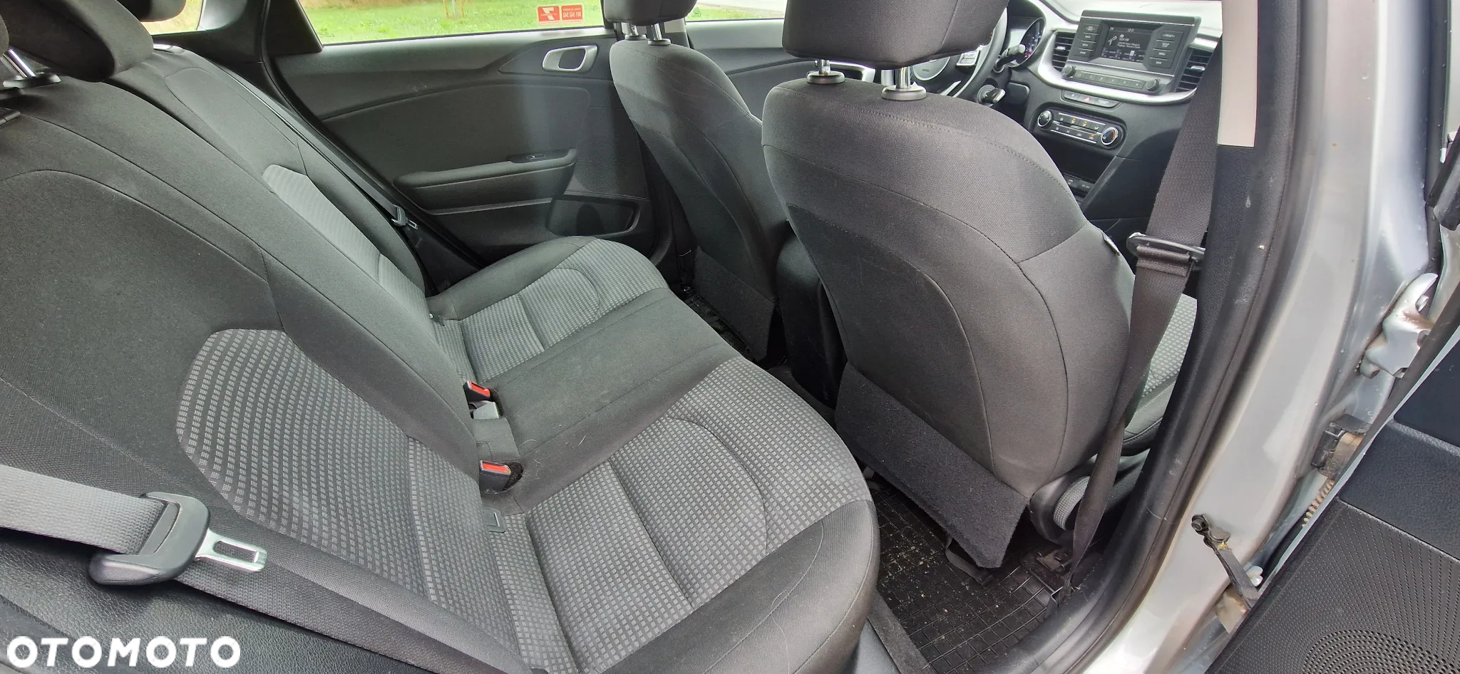 Kia Ceed - 10