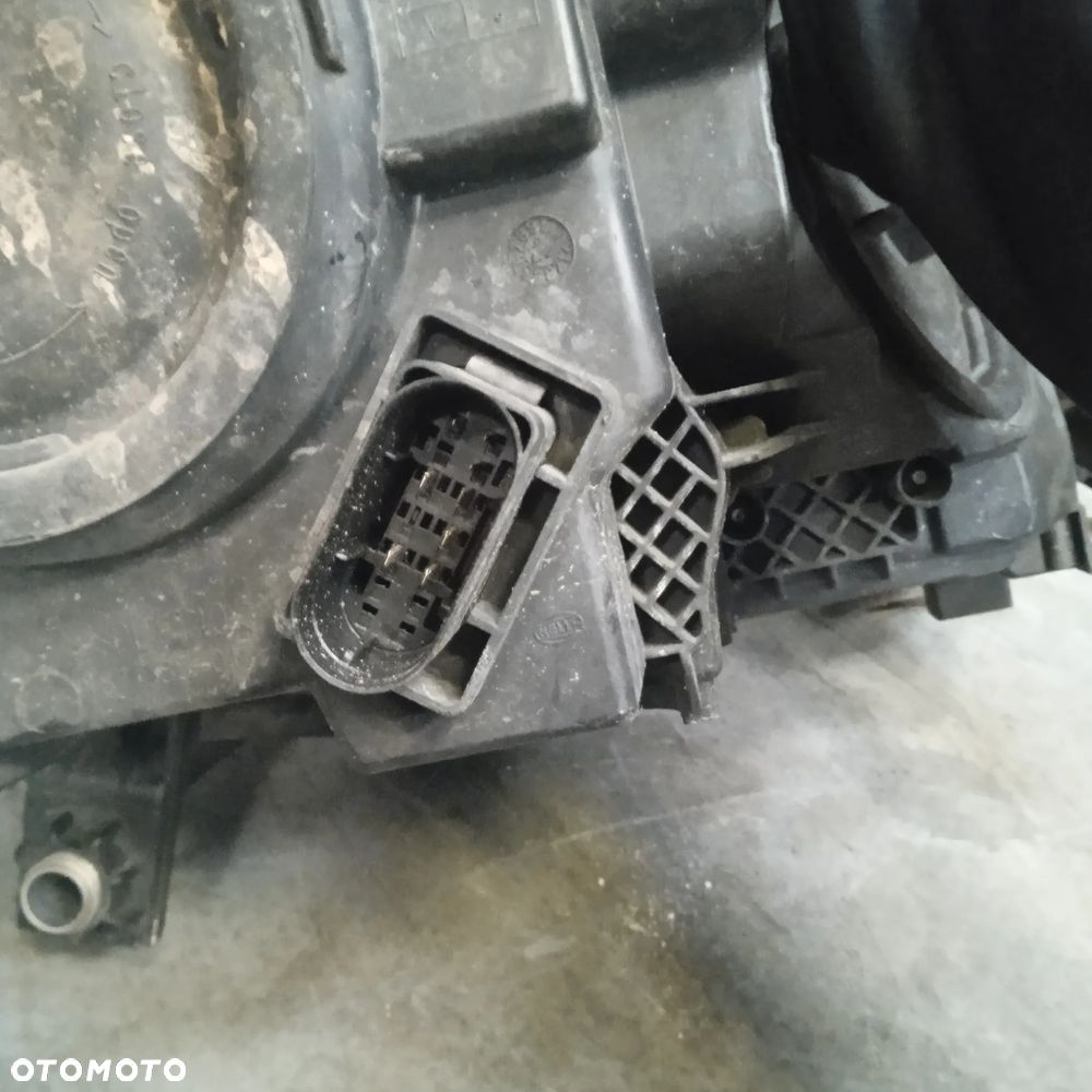 Lampa przednia lewa W447 - 5