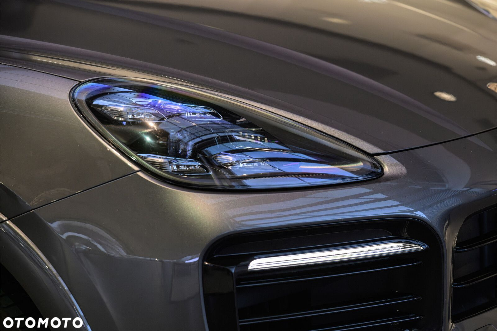 Porsche Cayenne - 21