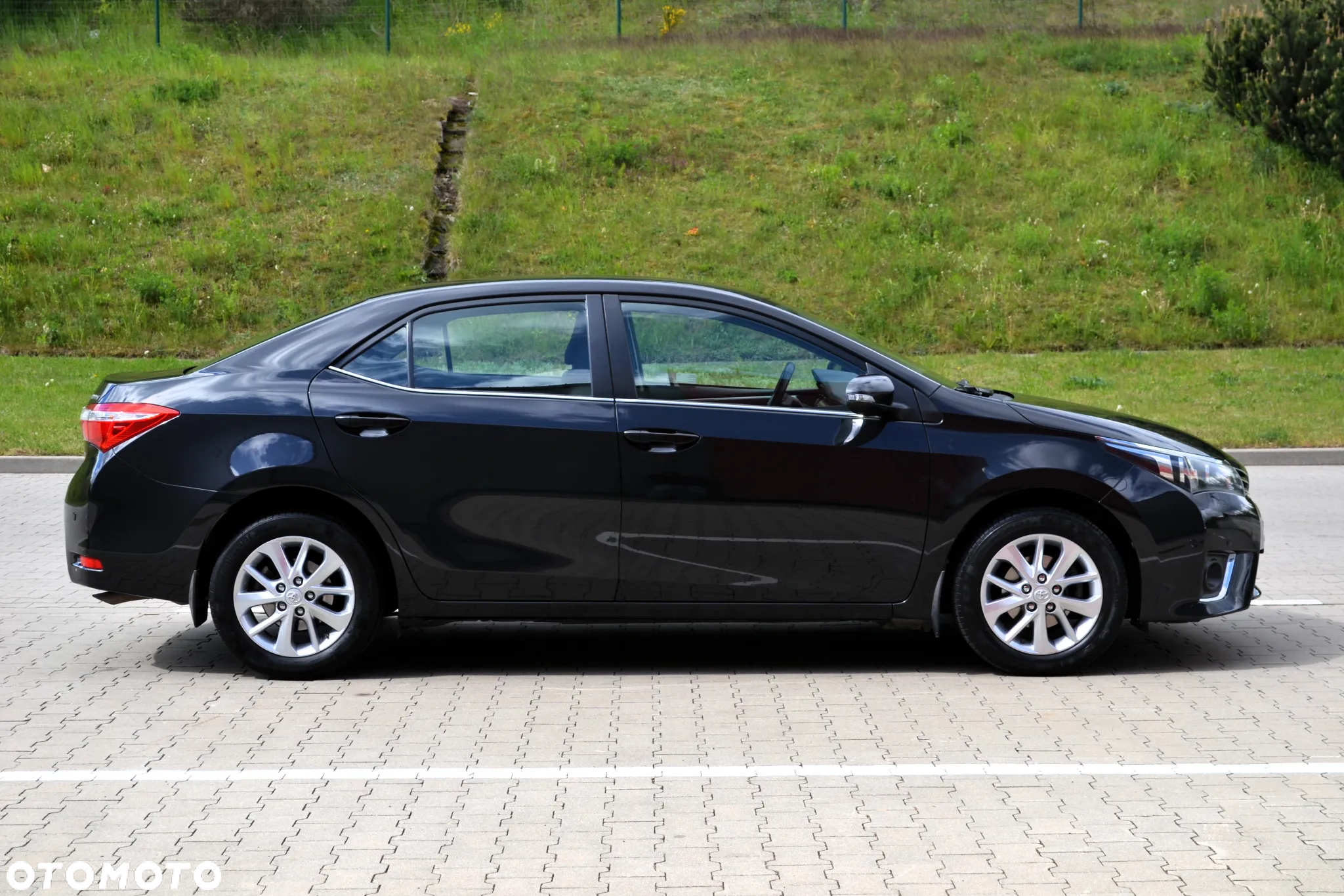 Toyota Corolla 1.6 Premium + - 30