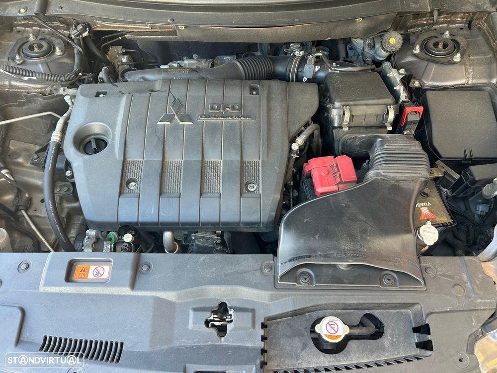Mitsubishi Outlander 2.2 DI-D Instyle Navi - 8
