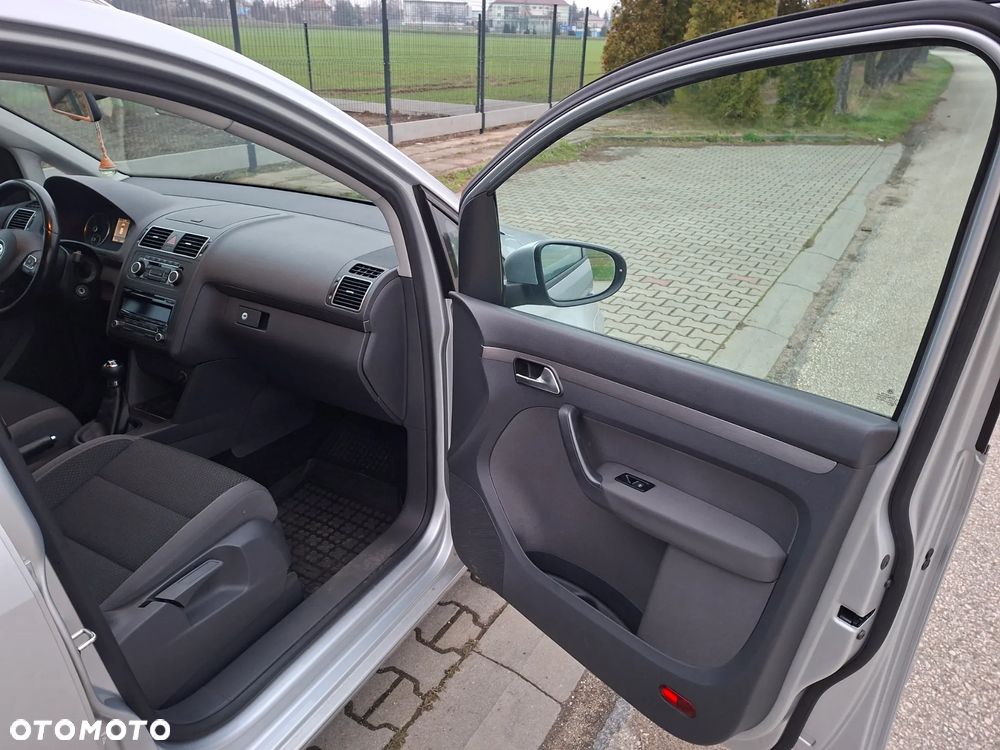 Volkswagen Touran 1.6 TDI DPF BlueMotion Technology Comfortline - 18