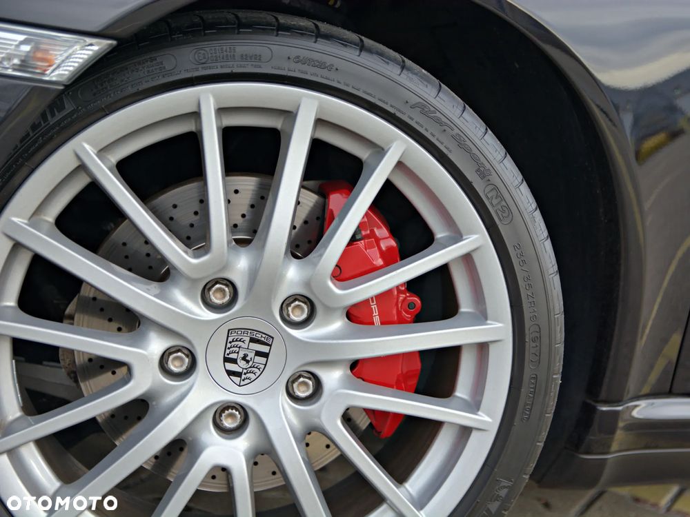 Porsche 911 Carrera 4 S Tiptronic - 18