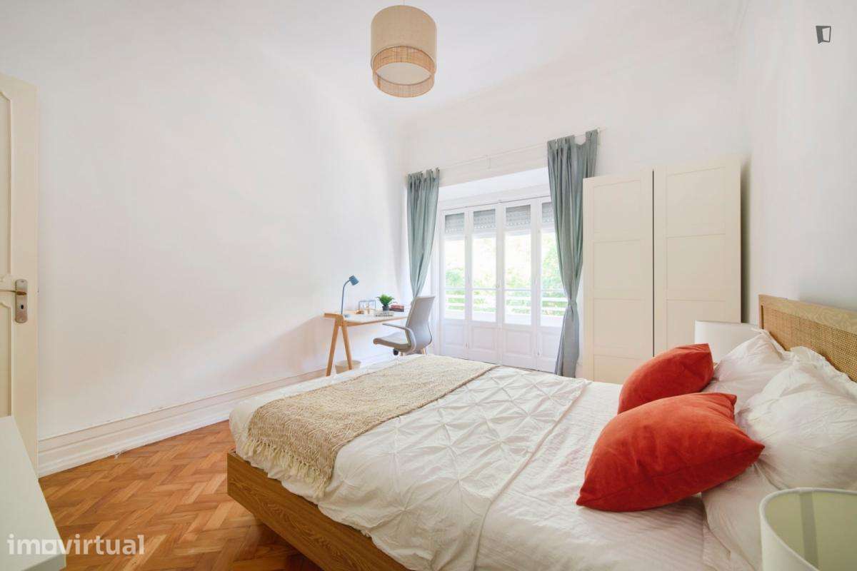 Quarto - localizado em Marquês de Pombal Lisbon - Grande imagem: 3/36