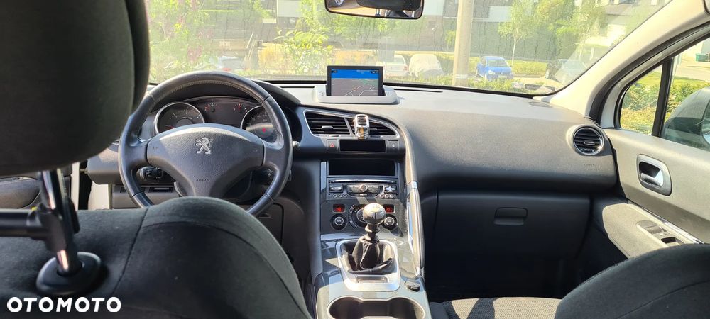 Peugeot 3008 HDi 115 Access - 11