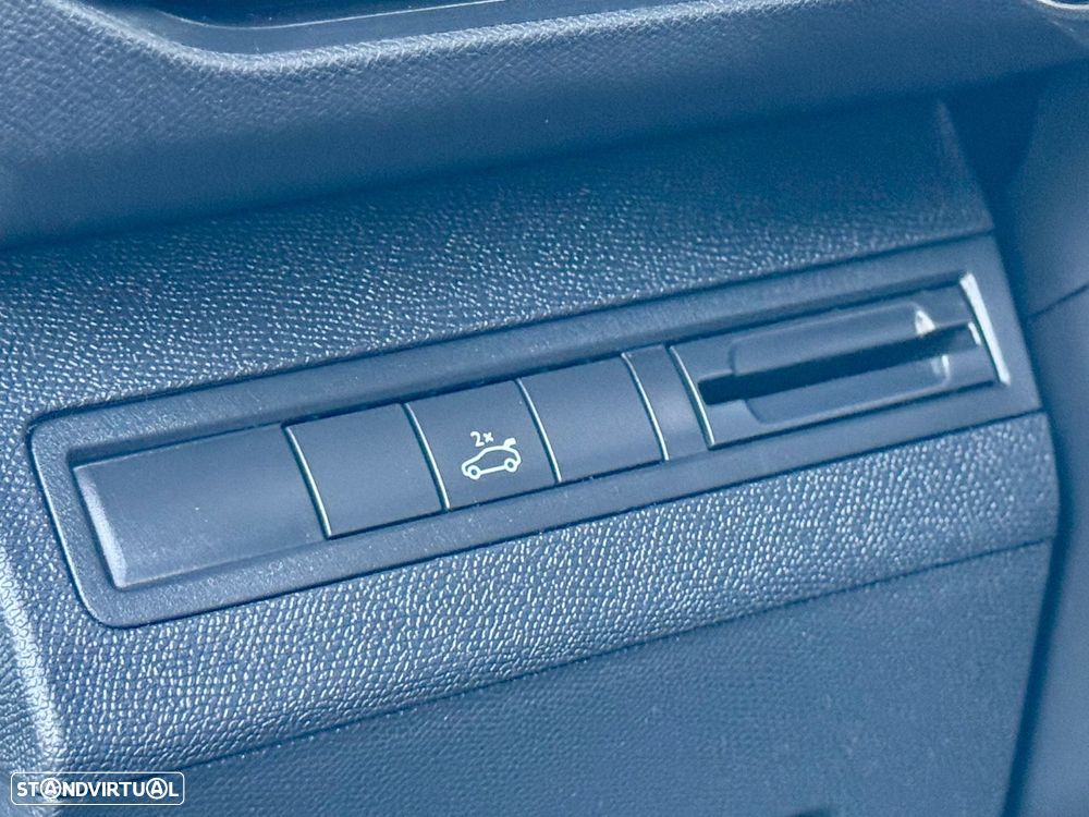 Peugeot 3008 1.2 PureTech Allure Grip Control EAT6 - 36