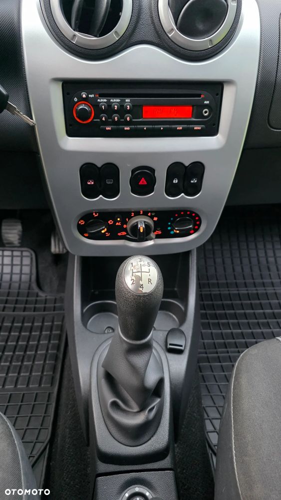 Dacia Sandero 1.6 Laureate - 29