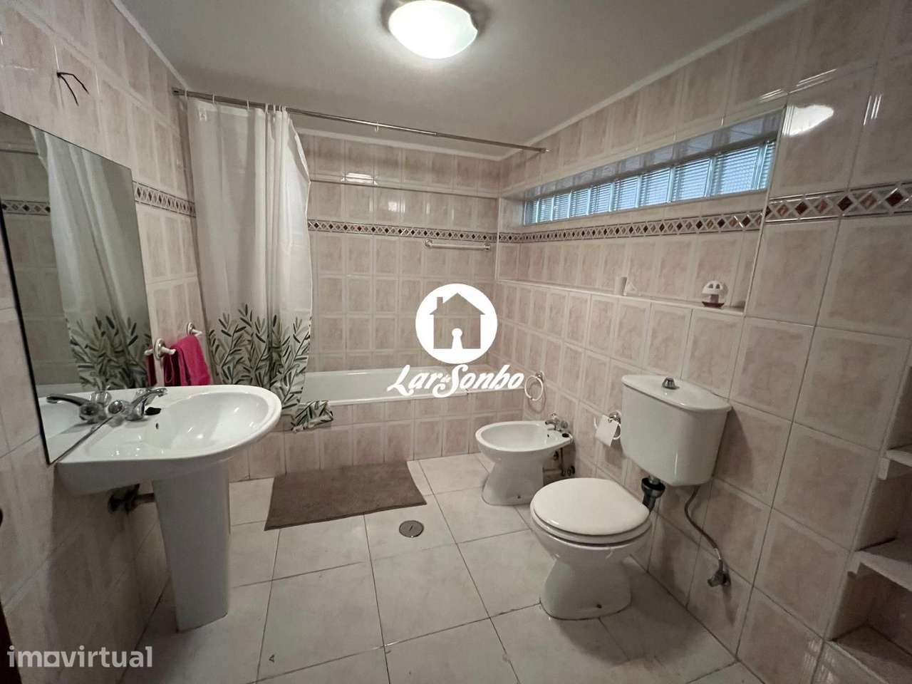 Apartamento T2 com CAVE e TERRAÇO de 80m2 à constituição - Grande imagem: 4/19