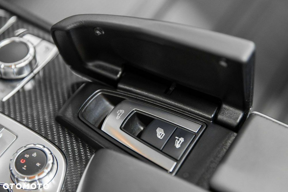 Mercedes-Benz SL 63 AMG - 35