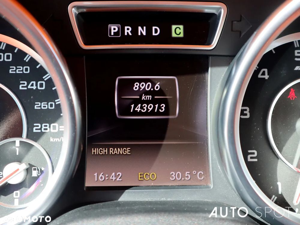 Mercedes-Benz Klasa G 63 AMG AMG SPEEDSHIFT 7G-TRONIC - 29