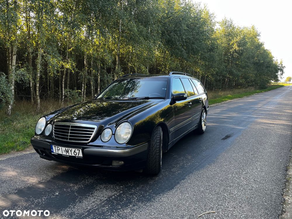 Mercedes-Benz Klasa E 200 T Classic - 1