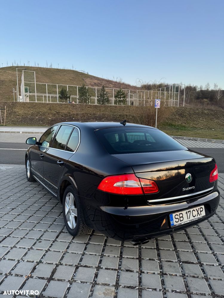 Skoda Superb 2.0 TDI DSG Ambition - 9