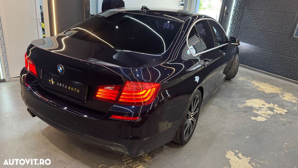 BMW Seria 5 525d xDrive - 13