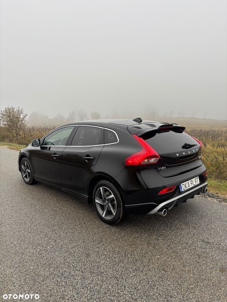 Volvo V40 D3 Drive-E R-Design Momentum - 4