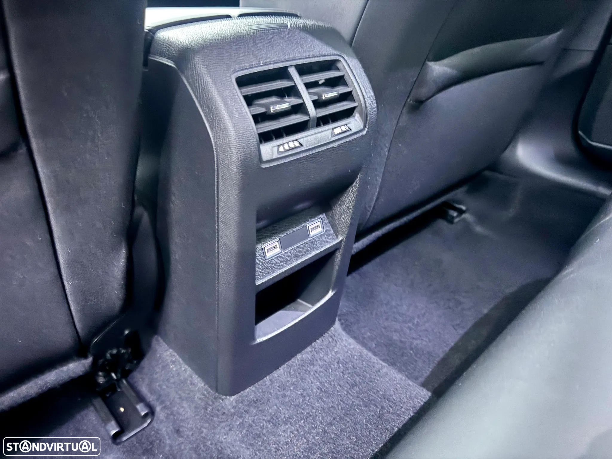 Peugeot 308 1.2 PureTech Allure Pack - 29