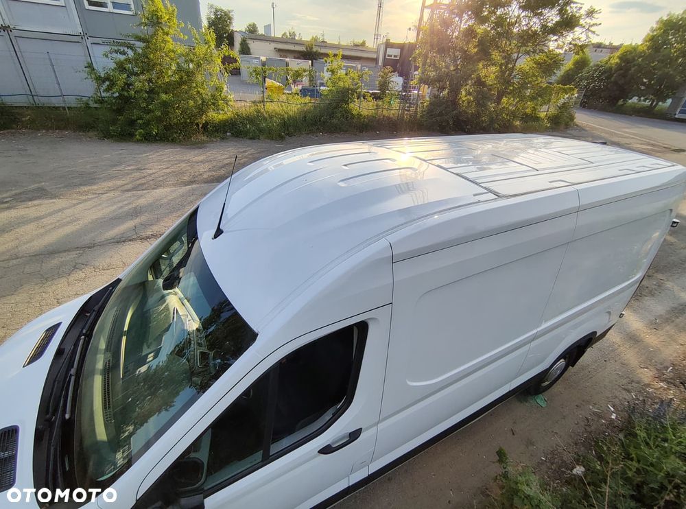 Maxus Deliver 9 - 9