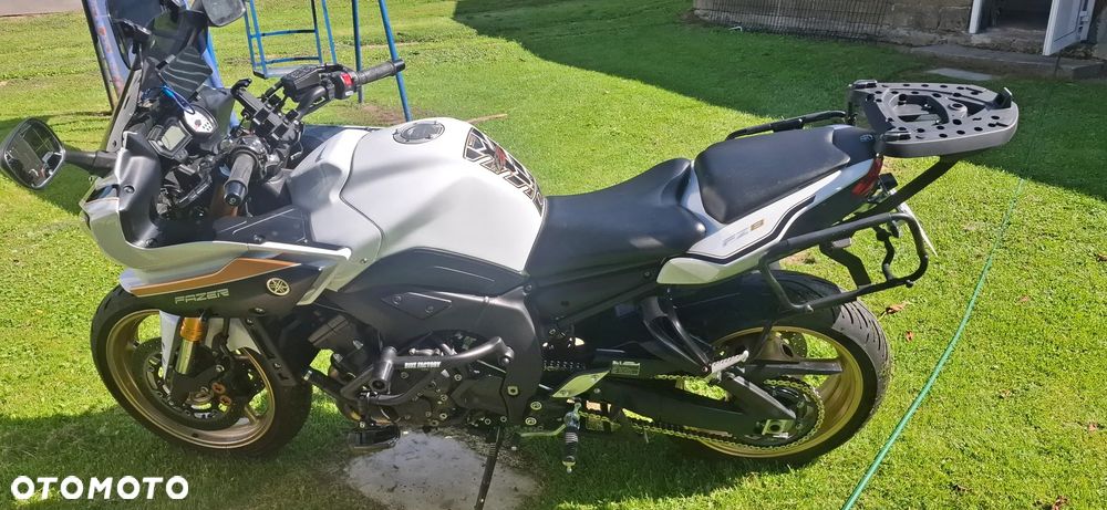 Yamaha FZ8 - 3