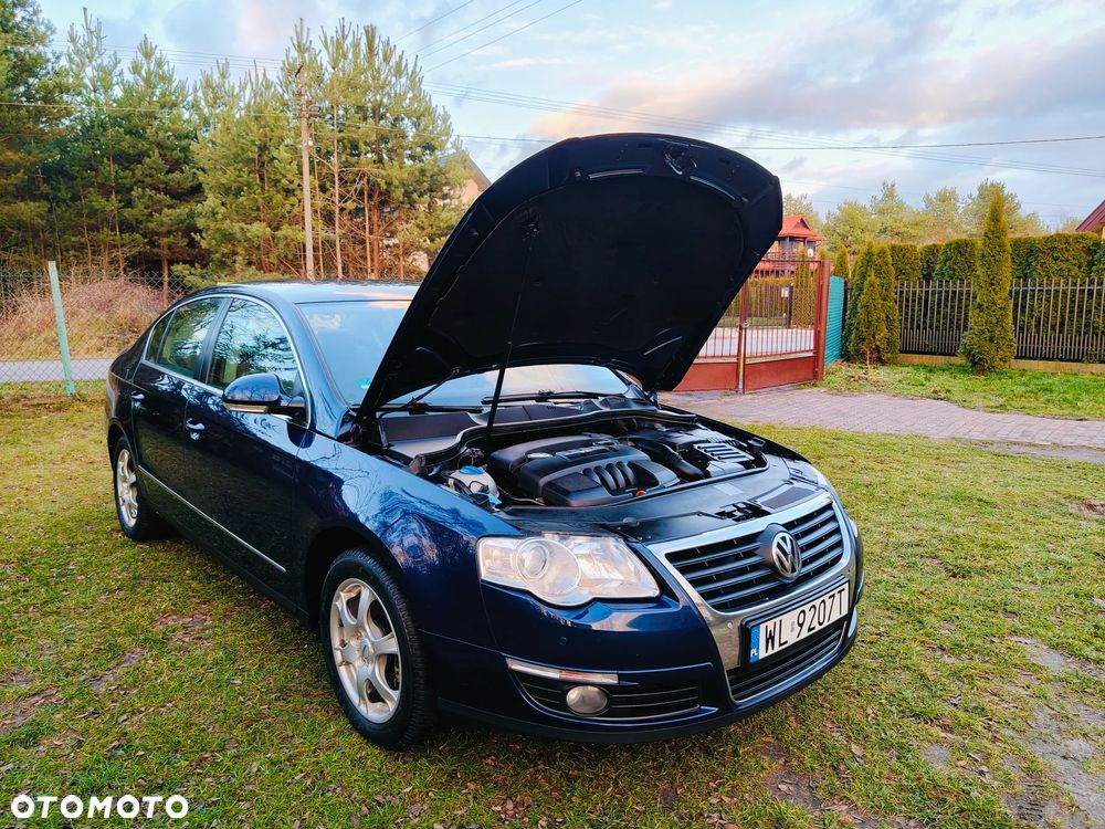 Volkswagen Passat 1.6 Comfortline - 12