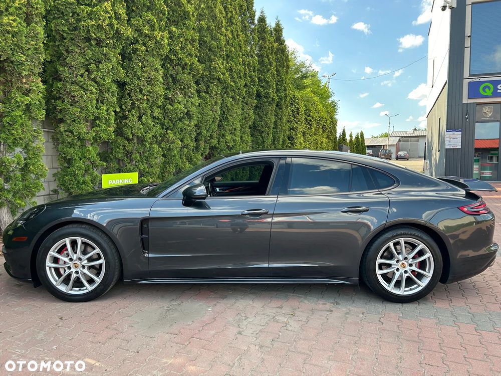 Porsche Panamera 4 - 24