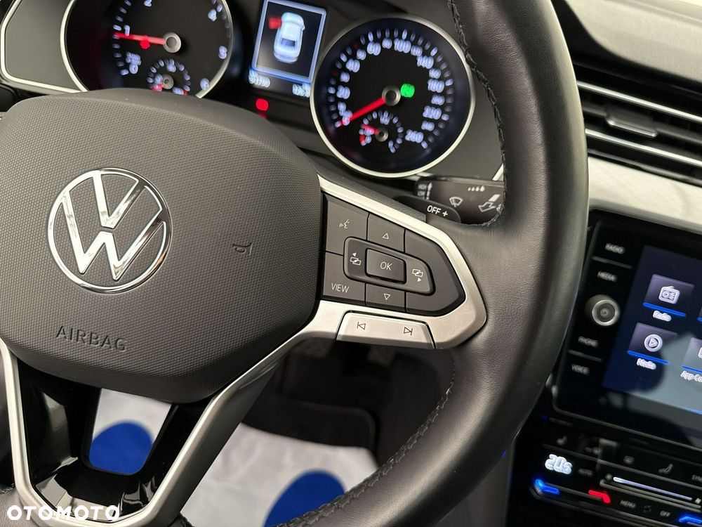 Volkswagen Passat - 26