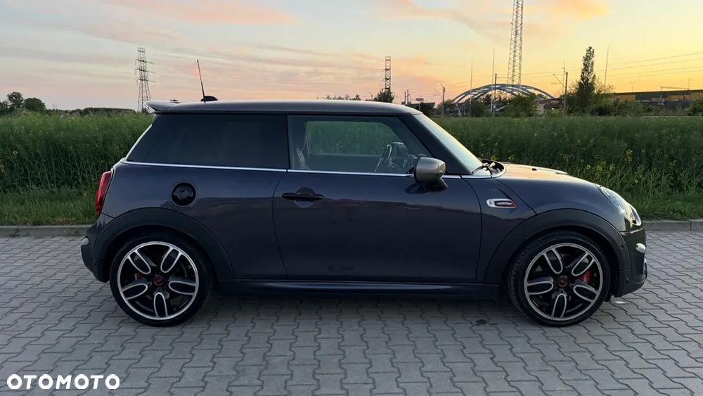 MINI John Cooper Works - 11