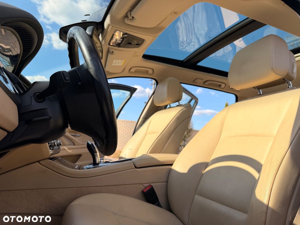 BMW Seria 5 525d Sport-Aut - 6