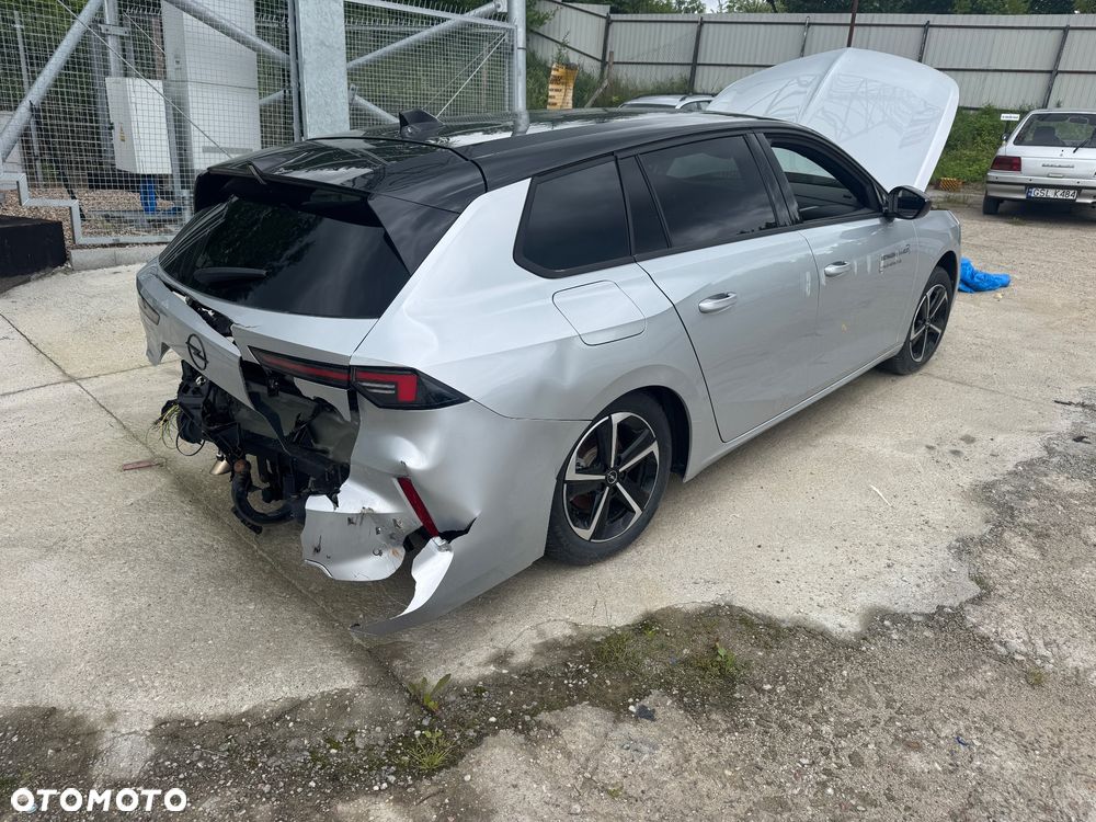 Opel Astra 1.5 D Automatik GS - 10